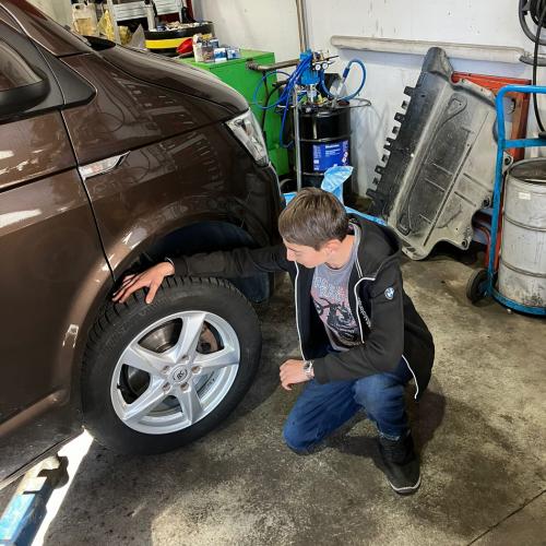 Automechaniker