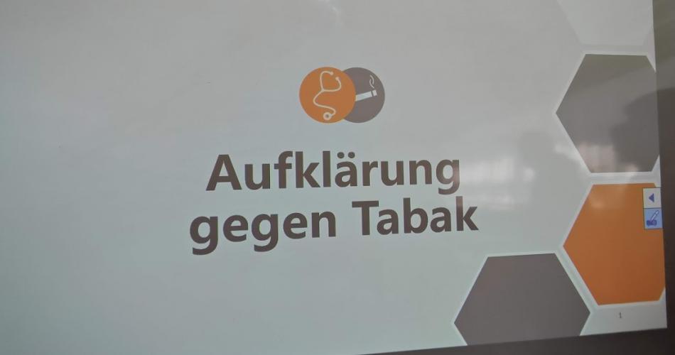 Bild zeigt Tafel mit Überschrift Tabak